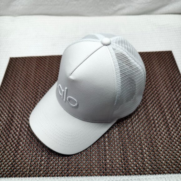 🔥NWT🔥ALO Yoga Lightweight Baseball Cap | Moisture-Wicking & Adjustable Fit - Picture 2 of 5